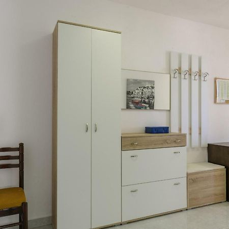 Renic Apartmani Kaštela Esterno foto