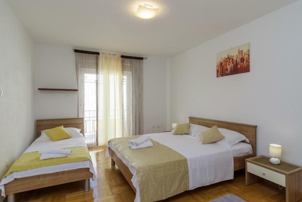 Renic Apartmani Kaštela Esterno foto