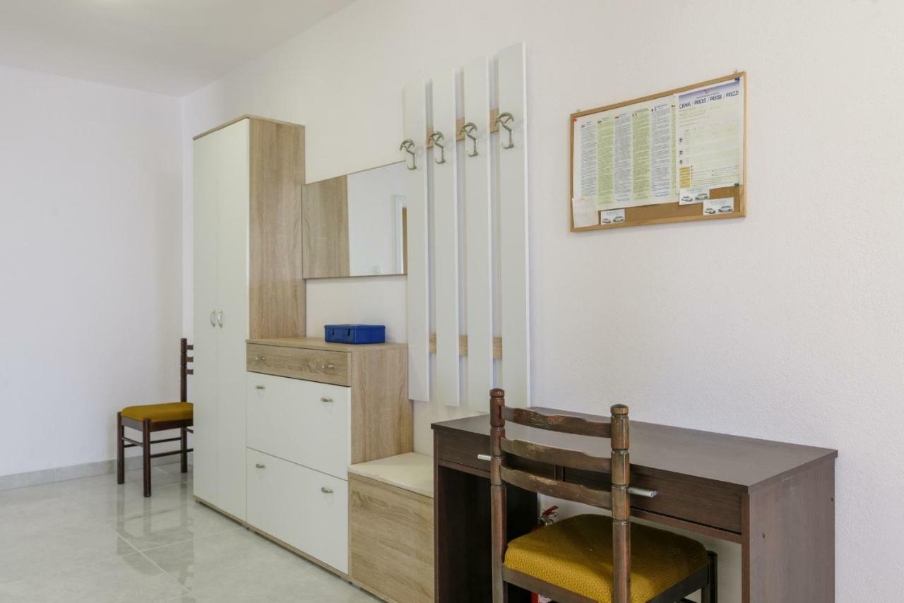Renic Apartmani Kaštela Esterno foto