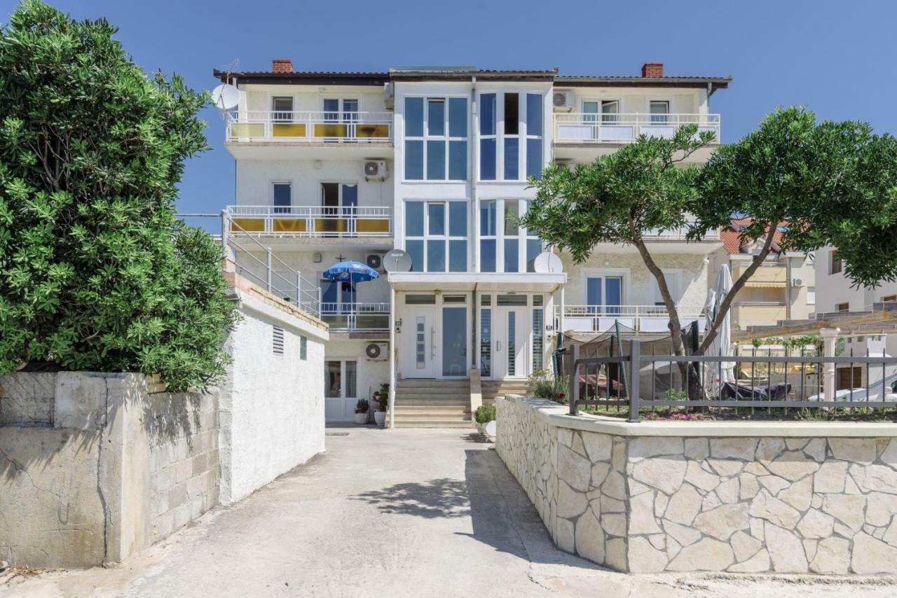 Renic Apartmani Kaštela Esterno foto