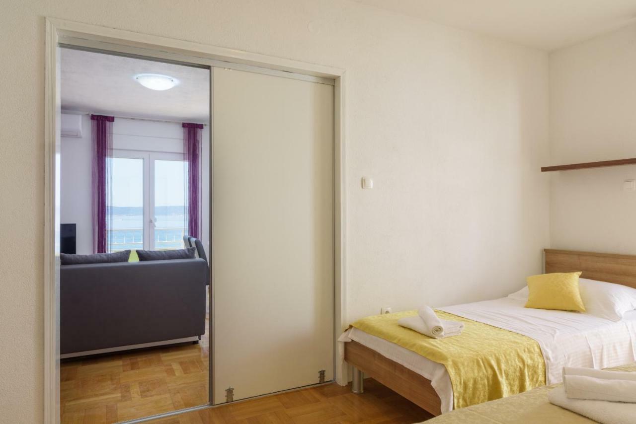 Renic Apartmani Kaštela Esterno foto