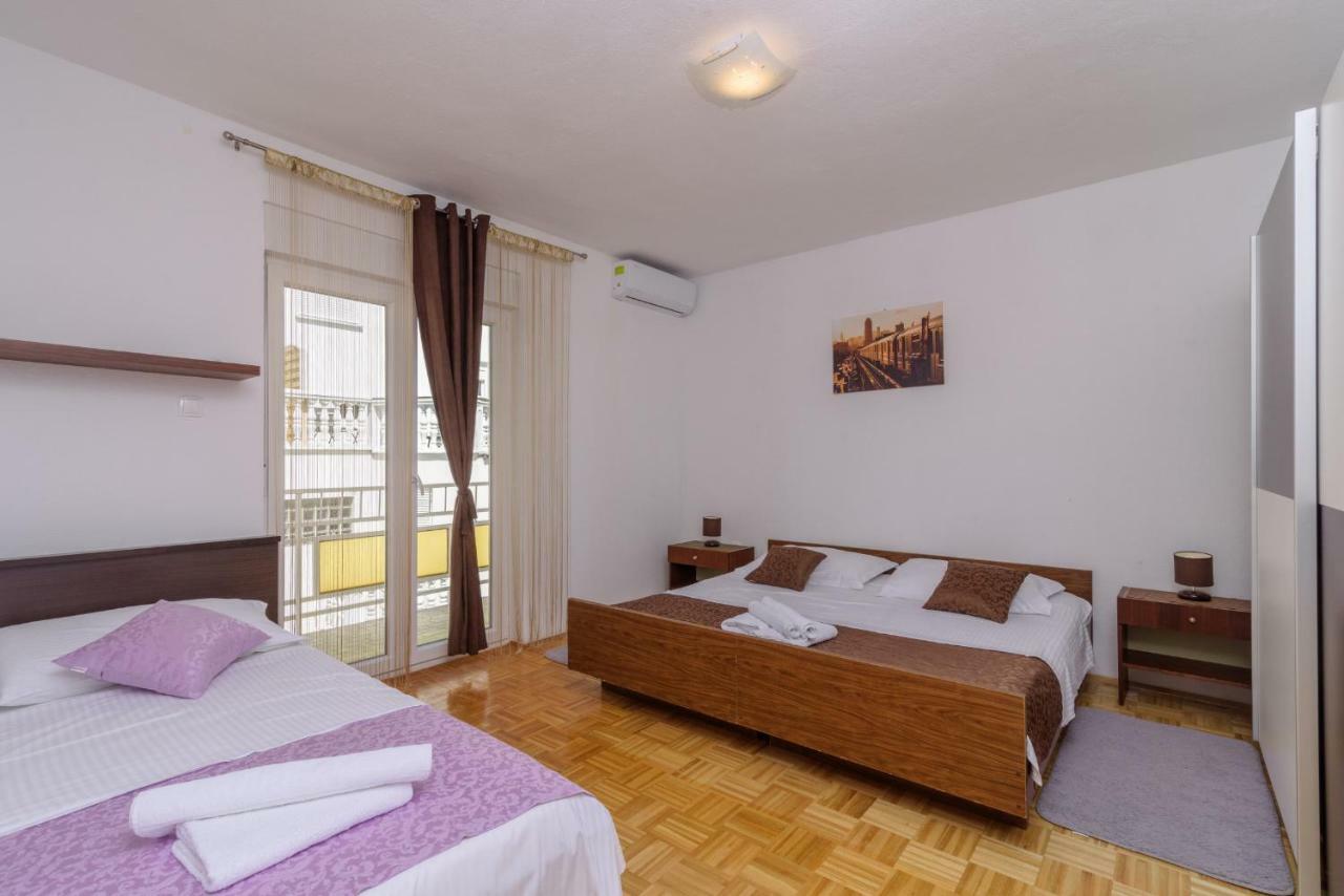 Renic Apartmani Kaštela Esterno foto
